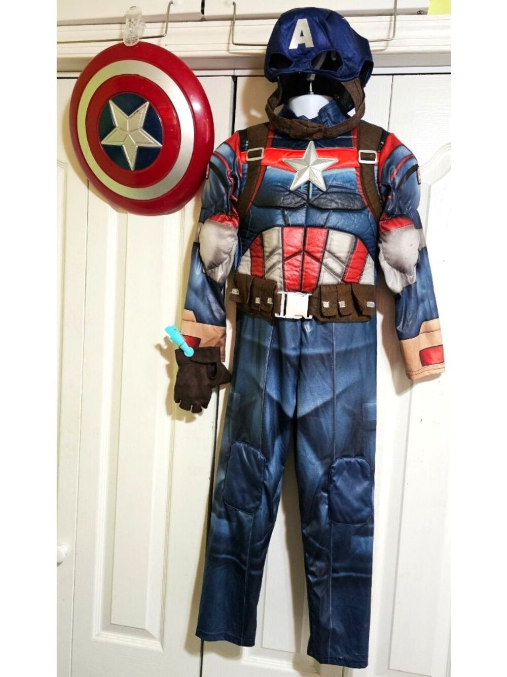 Disney Store Captain America Costume Boys 5-6 Marvel Avengers Shield